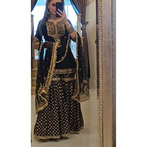 Ensemble de costumes de soirée pour femmes avec haut-Plazzo et Dupatta Heavy Embroidery Work - Product Image 3