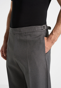 Pantalon formel gris pour homme, coupe droite, en mélange de laine mi-lourde, infroissable, devant plat avec poches, idéal pour l'automne - Product Image 6