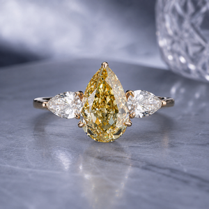 Bague de luxe fantaisie en diamant jaune taille poire cultivé en laboratoire, en argent sterling S925 plaqué or jaune, 3 pièces, 2,91 ct, couleur EF+, cadeau pour femme - Product Image 1