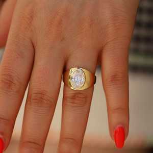 Bague solitaire large VS1 2.00CT en or jaune 18 carats avec diamant ovale de laboratoire, unisexe, pour demande en mariage, cadeau pour partenaire - Product Image 3