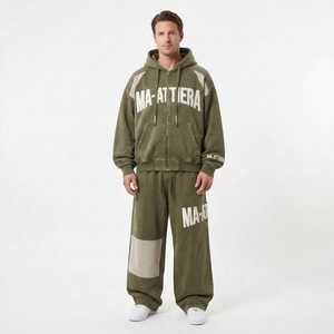 MA-ATTIERA Conjunto de Sudadera con Capucha y Pantalones para Hombre, Verde Oliva, Cremallera Completa, Ajuste Holgado, Estilo Urbano Casual, Estampado de Letras - Product Image 1