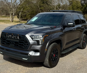 รถ SUV คลาสสิกหรูหราหรูหราหรูหรารถโตโยต้า Sequoia TRD PRO - Product Image 5