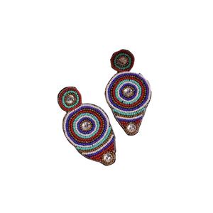 Fusion florale: Boucles d'oreilles brodées avec une torsion Couleurs culturelles: Boucles d'oreilles brodées vibrantes Fils fantaisistes: colorés - Product Image 5