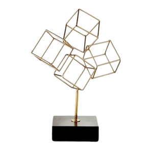 Figura Decorativa al por Mayor para Decoración del Hogar, Objeto con Acabado en Color Dorado, Escultura Artesanal de Aluminio para Decoración de Escritorio - Product Image 6