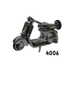 Maqueta Metálica de Scooter Vespa Hecha a Mano de Primera Calidad para Decoración de Escritorio en Casa u Oficina, Clásica y Disponible al Mejor Precio - Product Image 6