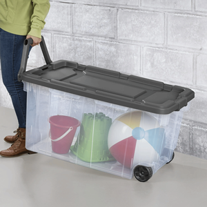 Bacs de rangement empilables à roulettes de 160 litres, extra grands, en plastique transparent avec couvercle à loquet et poignée de traction, lot de 4 - Product Image 2