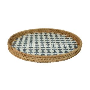 Plateau de service en rotin tissé avec intérieur laqué, design rayé décoratif, intérieur laqué avec motifs rayés Vietnam - Product Image 4