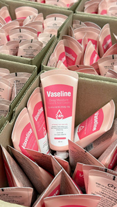 Crème hydratante pour les mains et les ongles 24H avec acide hyaluronique pour peaux sèches - Product Image 4