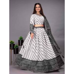 VÊTEMENTS DE MARIAGE EN COTON ET IMPRIMÉ ZARI LEHENGA CHOLI AVEC DUPATTA NOIR - Product Image 1