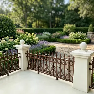 Barandal de Jardín Ornamental Marrón Elegante con Pilares Blancos y Puntas Decorativas para Diseños Exteriores de Balcón y Terraza de Lujo - Product Image 5