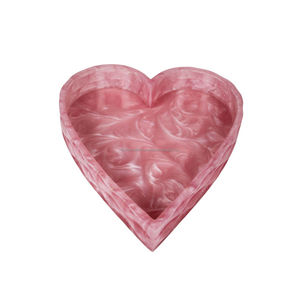 Bandeja de servir de resina premium con forma de corazón de la India, con asas para facilitar su transporte y un toque decorativo para interiores y exteriores. - Product Image 3
