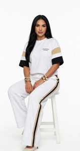 ชุดวอร์มแขนสั้นคอกลมสีขาวสำหรับผู้หญิงจาก OneTen Apparel ทรงหลวม กางเกงขายาว - Product Image 2