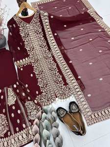 Nouvel ensemble haut et sharara en faux georgette lourde de créateur avec travail de sequins chinois - TENNECY Style de fête Toutes saisons - Product Image 2