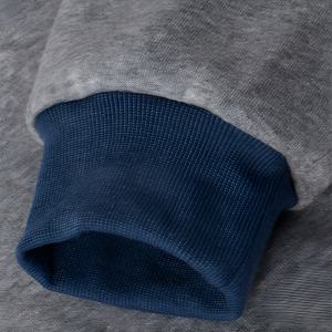 Sudadera con Capucha Vibrante en Color Naranja, Estilo Urbano Atrevido, Tela Cómoda, Moda Juvenil, Sudadera para Uso Diario - Product Image 5