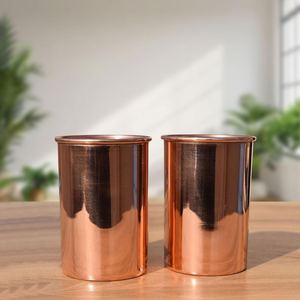 Verre à eau ayurvédique en cuivre pur de luxe moderne haut de gamme avec poignée et finition miroir pour la maison, la cuisine et les cadeaux d'affaires - Product Image 4