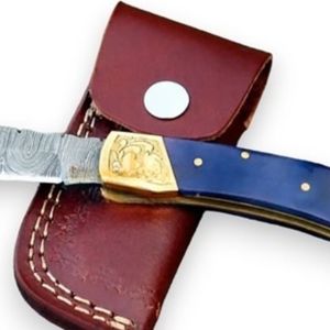 Cuchillos Plegables de Lujo con Hoja con Patrón Damasco, Mango de Madera Hecho a Mano, Empuñadura Metálica Grabada, Funda de Cuero para Coleccionistas y Actividades al Aire Libre - Product Image 6