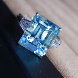 แหวนอะความารีนซานตามาเรียธรรมชาติทรงสวยหรู งานแฮนด์เมดสั่งทำพิเศษ เครื่องประดับชั้นดี ของขวัญสำหรับงานหมั้นและงานแต่งงานสำหรับผู้หญิง - Product Image 3