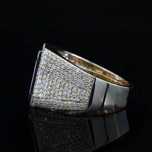 Anillo con Inicial Personalizada, Corte Baguette, Moissanita, Engaste Pavé, Estilo Hip Hop, Plata de Ley, Bañado en Oro Rosa - Product Image 3