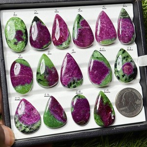 Rubí en zoisita, pieza única seleccionada, precio por pieza, piedra preciosa perfecta para joyeros, piedra natural auténtica y cabujón. - Product Image 2