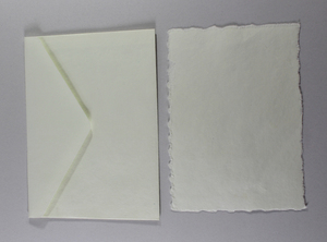 Carte à bords festonnés personnalisable de haute qualité 250 g/m² avec enveloppe assortie, papier recyclé fait main à partir de fibres de coton - Product Image 4