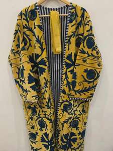 Kimono largo de terciopelo con bordado Suzani, cuello en V, manga larga, hecho a mano, clásico, estilo étnico, para invierno. - Product Image 6