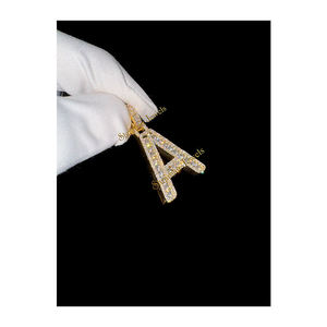 Colgante de Oro Sólido de 10k Hecho a Mano con Inicial, Collar con Letra del Alfabeto y Diamantes Cultivados en Laboratorio, Regalo Fino y Moderno Personalizado, Dijes de Letras - Product Image 1