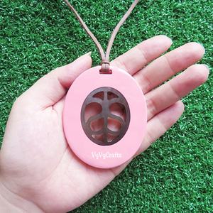 100% bijoux en corne de buffle naturelle VP65 pendentifs et breloques à la mode dans de belles couleurs pour les enfants - Product Image 1