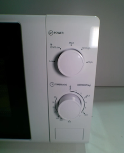 Four à micro-ondes manuel 700 W 20 L avec minuterie blanc Igenix I-G2071 - Product Image 3