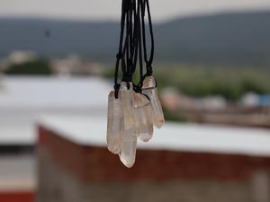 Collar de Cristal de Cuarzo Transparente Natural, Colgante de Punta de Cristal en Bruto, Joyería Curativa, Meditación, Unisex, Regalo Espiritual - Product Image 5