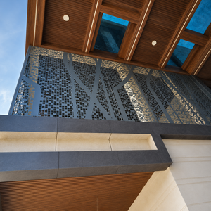 Façade moderne en aluminium, panneau perforé en métal, revêtement extérieur, design d'élévation de bâtiment pour villa - Product Image 1