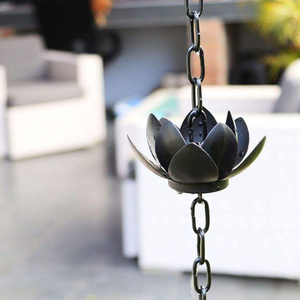 Chaîne de pluie en métal avec maillons en fer durables, conçue pour une décoration extérieure longue durée et une gestion de l'eau. - Product Image 3
