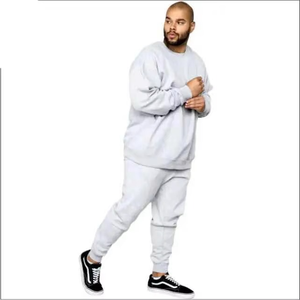 Chándal Deportivo de Invierno al por Mayor Personalizable para Hombre - Ropa Deportiva con Capucha 100% Poliéster Transpirable - Product Image 5