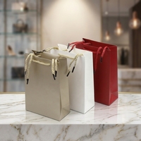 Sac de bienvenue de mariage rigide, fait main, de luxe, imprimé sur mesure, en carton épais, pour l'emballage de montres et de lunettes, destiné aux hôtels et complexes hôteliers aux États-Unis