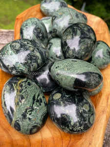 Venta al por mayor tallada Kambaba jaspe Natural pulido Reiki meditación bolsillo curación piedra para Feng Shui amor estilo artesanía piedra preciosa - Product Image 6