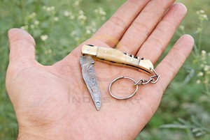 Couteau de poche pliant mini en acier Damas, porte-clés, couteau EDC, manche en résine, outil de survie pour camping en extérieur, personnalisable OEM, garantie 3 ans - Product Image 3