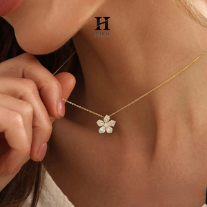Collier élégant en or 14 carats avec pendentif floral en diamant, bijoux fins minimalistes pour femmes - Product Image 3