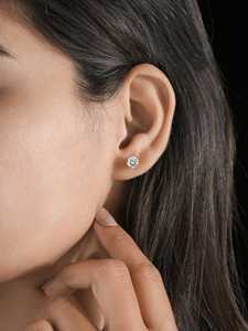 Pendientes de tuerca solitarios de moissanita de corte redondo de alta demanda, de plata de ley 925, para mujer, regalo de promesa elegante para amigas - Product Image 4