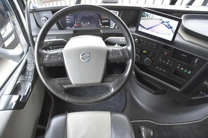 รถบรรทุก VOLVO FM 430 ปี 2023 ใหม่เอี่ยม 460 แรงม้า 338 กิโลวัตต์ 15,000 กม. 5.5 ลิตร เกียร์อัตโนมัติ 9 สปีด - Product Image 5