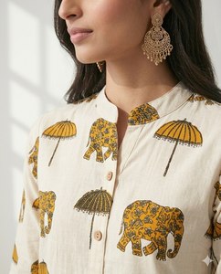 Conjunto de Dos Piezas para Mujer, Estampado de Algodón Premium, Kurta Larga Blanca con Botones y Pantalones, Ropa Tradicional Étnica para Fiestas - Product Image 3