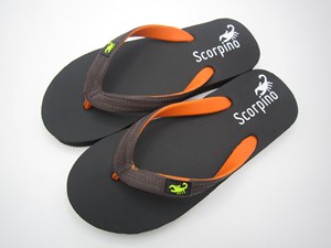 Pantuflas de Invierno Scorpino para Exteriores, Negras y Amarillas, de Goma Natural Antideslizante, Impermeables, Ligeras, Chanclas de Verano con Punta Abierta - Product Image 1