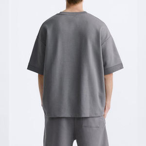 Conjunto de Camiseta y Pantalones Cortos Oversize para Hombre, Color Gris Oscuro, Corte Holgado, Tela Ligera y Transpirable, Estilo Casual de Verano, Dos Piezas - Product Image 4