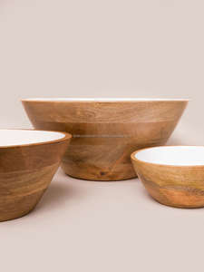 Tazón de servicio hecho a mano de madera de acacia pulida con logotipo personalizado de alta calidad estilo americano de Falak World Export - Product Image 3