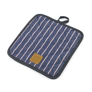 Guanto da forno a righe in denim blu con etichetta in pelle, isolante dal calore, per uso in cucina - Product Image 1