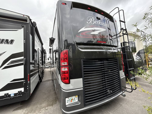 Usado, 2012, Forest River Berkshire 390RB - Product Image 4