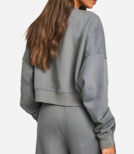 Sweat-shirt gris à col rond pour femme, logo personnalisé imprimé, manches longues, vêtement décontracté d'automne, 100% coton tricoté respirant, longueur courte - Product Image 3
