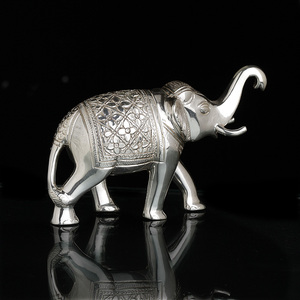 Figura de Elefante de Latón 3D Tradicional Plateada en Plata, Estilo Feng Shui - Product Image 1