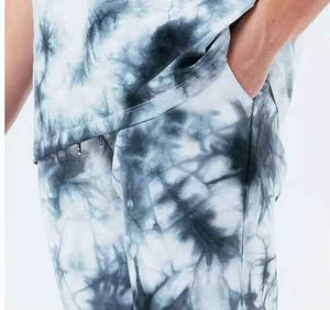 Conjunto de chándal tie-dye moderno para hombre y conjunto de dos piezas de ropa informal elegante, perfecto para uso casual y chándales tie-dye. - Product Image 3