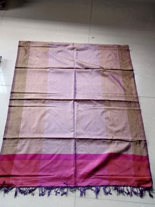 ผ้าพันคอไหมแท้ 100% สไตล์ชาติพันธุ์ - Product Image 1
