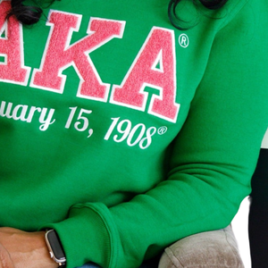 Sweat-shirt en chenille AKA Founders Day pour femme, sweat-shirt à col rond de qualité supérieure avec lettres grecques brodées - Product Image 6