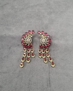 Pendientes colgantes con borlas de varias hebras y dijes de flor con diamantes americanos para mujer, accesorios de moda elegantes y a la última para mujer - Product Image 2